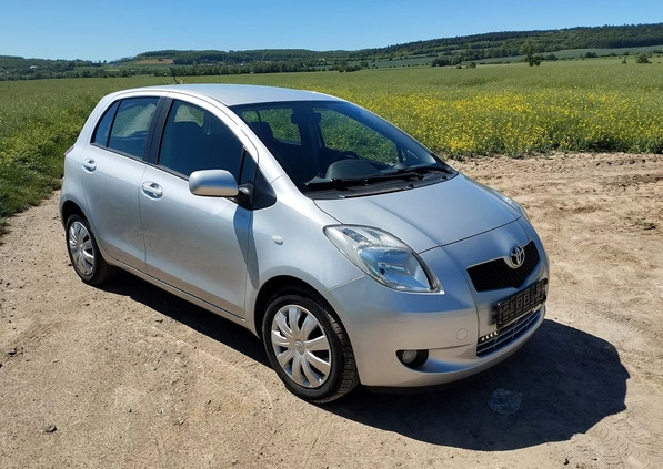 Toyota Yaris cena 15000 przebieg: 127000, rok produkcji 2008 z Legnica małe 326